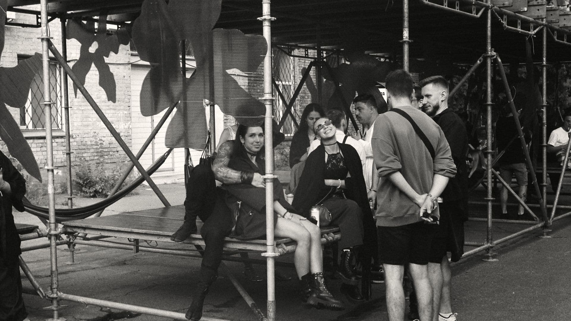 Crew assembling structure on site during build-up